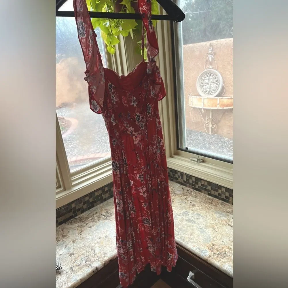 Summer dress with flutter sleeve back